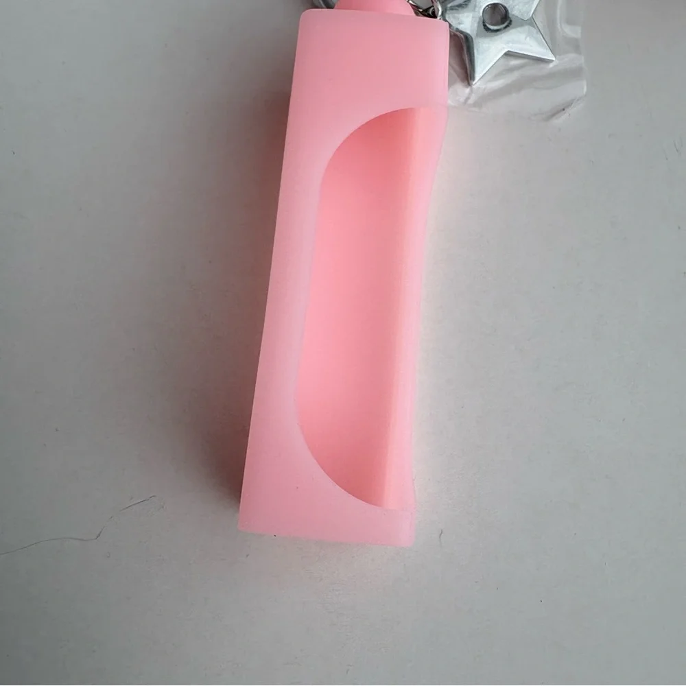 Dior Soft Pink Silicone Lip Oil Holder Key Ring with Star Charm - Picture 4 of 10